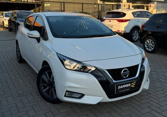 NISSAN VERSA 1.6 16V FLEX ADVANCE XTRONIC NISSAN VERSA 1.6 16V FLEX ADVANCE XTRONIC